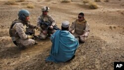 ترجمان های افغان به خاطر کمک به نیرو های امریکایی در افغانستان ویزه ویژه مهاجرت به ایالات متحده دریافت می کنند.