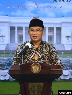 Menko PMK Muhadjir Effendy dalam telekonferensi pers di Istana Kepresidenan Jakarta, Senin (25/1). (biro Setpres)