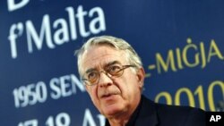 Vatican spokesman Father Federico Lombardi answers a reporter's question during a news conference in Valletta, Italy (File)