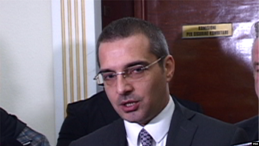 Rama shkarkon Ministrin e Brendshëm Tahiri