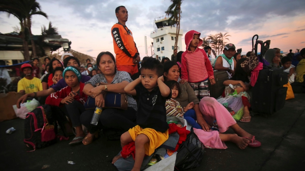 Philippines Defends Typhoon Relief Efforts