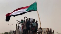 Tirs de gaz lacrymogènes pour disperser des manifestants au Soudan