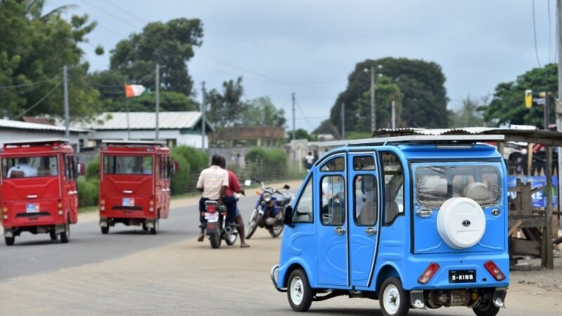 Des voiturettes solaires pour remplacer les taxis-brousse en Côte d'Ivoire