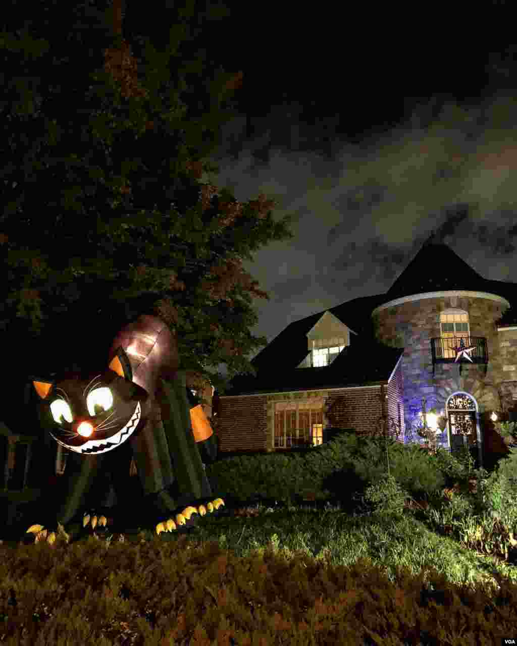 La fiesta de Halloween en Washington D.C. es una celebración anual muy popular. Foto: Gonzalo Abarca, VOA. Oct. 30 de 2018.