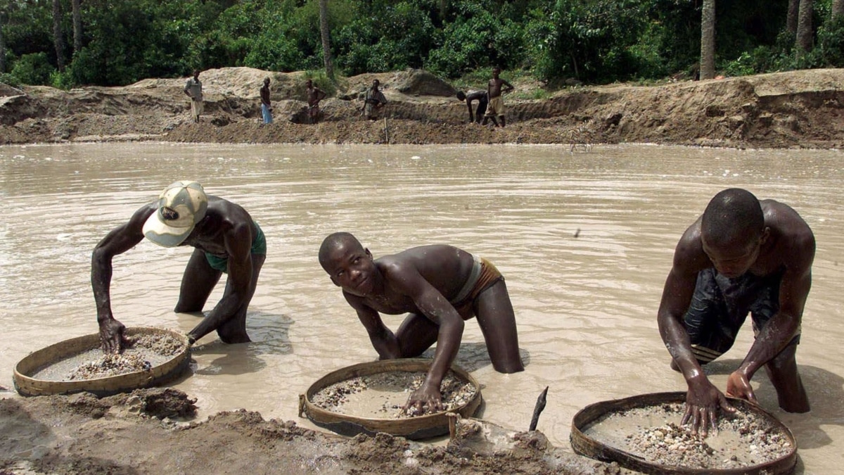 Sierra Leone: une divine surprise de 709 carats, pour une vente ...