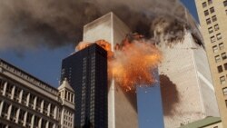 Foto de archivo del momento en que una de las torres gemelas del WTC en Nueva York explota, en los ataques de septiembre 11 del 2001.