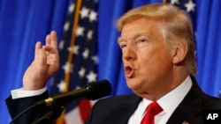 Tổng thống tân cử Donald Trump nói trong cuộc họp báo được tổ chức tại Tháp Trump, New York, ngày 11 tháng 01 năm 2017. 