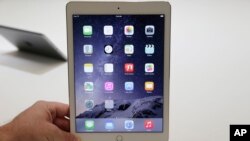 De acuerdo a un reciente reporte, el 44 por ciento de la activación de todos los aparatos electrónicos durante la temporada navideña fueron de la marca Apple.