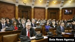 Poslanici Skupštine Srbije raspravljaju o Predlogu rezolucije o Kosovu, koja će predstavljati osnov za razgovore sa vlastima Kosova.