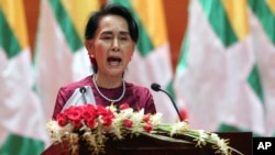 Myanmar's State Counselor Aung San Suu Kyi delivers a televised speech to the nation at the Myanmar International Convention Center in Naypyitaw, Myanmar, Sept. 19, 2017. 