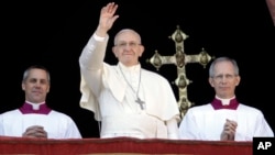 Papa Franja drži božićnju poslanicu u Vatikanu, 25. decembar 2017.