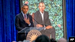 Barak Obama na ceremoniji predstavljanja zvaničnih portreta bivšeg predsednika i prve dame u Vašingtonu.
