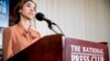 Nadia Murad, co-ganadora del Premio Nobel de la Paz 2018, habla en el National Press Club en Washington, D.C., el lunes, 8 de octubre de 2018.