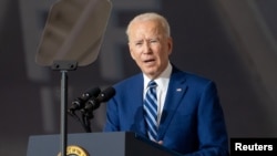 美国总统拜登5月28日在维吉尼亚州的美军联合基地发表讲话。