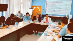လူသားခ်င္းစာနာမႈဆိုင္ရာ ကုလသမဂၢ လက္ေထာက္အတြင္းေရးမွဴးခ်ဳပ္ Ursula Mueller ႏွင့္ ရန္ကုန္ ကုလအဖြဲ႔အစည္းမ်ားေတြ႔ဆံု (Ursula Mueller's twitter )