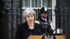 Reino Unido: Primeira-ministra diz que o nível de ameaça continua em "severo" após ataque em Londres