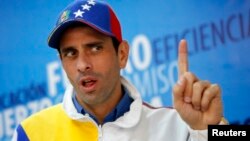 Según Capriles, la crisis que se vive es una cortina de humo del gobierno para desviar la atención de los problemas económicos de Venezuela.