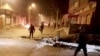 Des policiers patrouillent dans les rues de Kasserine, le 25 décembre 2018, après des affrontements entre eux et des manifestants, suite à la mort du journaliste Abderrak Zorgui, qui s'est immolé par le feu pour protester contre les problèmes économiques(Pho AP/Mohamed Ben Salah)