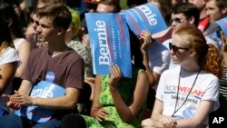 Mladi su česta publika na skupovima na kojima govori demokratski predsednički kandidat Berni Sanders.