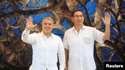 Iván Duque y Martin Vizcarra anunciaron una reunión de países amazónicos para el 6 de septiembre que se llevará a cabo en la región colombiana de Leticia para promover la protección de la selva tropical. Foto: Peruvian Presidency/via REUTERS.