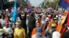 成千上万的柬埔寨人12月29日在金边示威，要求首相洪森下台