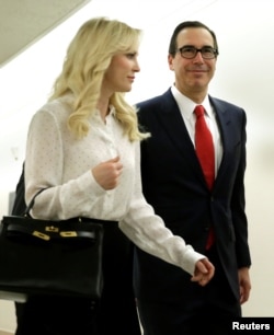 Міністр фінансів США Мнучин з дружиною