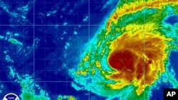 美國國家海洋和大氣管理局星期三發佈卡倫颶風的衛星圖像