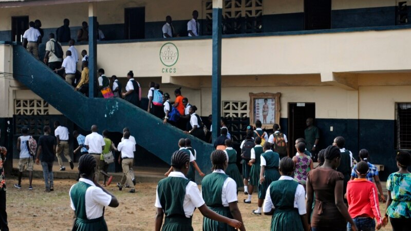 Liberia : un bus pour former les enfants des communautés défavorisées à l'informatique