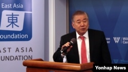 미국을 방문한 문정인 한국 대통령 특보가 16일 워싱턴DC 우드로윌슨센터에서 열린 행사에서 연설하고 있다. 