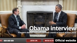 바락 오바마 미국 대통령(오른쪽)이 5일 미국의 라디오 방송과 인터뷰하고 있다. 