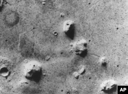 Mars gezegeninde 70'li yıllarda Viking uydusu tarafından keşfedilen "insan başı"