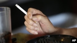 Organisasi Kesehatan Dunia (WHO) mengatakan tembakau membunuh enam juta orang setiap tahun.