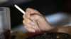 นักวิจัยอังกฤษชี้ว่าการสูบบุหรี่เพิ่มความเสี่ยงต่อโรคจิตหลอน