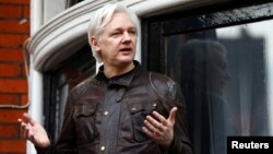 Pendiri WikiLeaks, Julian Assange, tinggal di Kedutaan Ekuador di London (foto: dok).