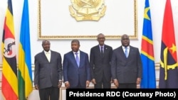 (G ti D) Ba présidents Yoweri Museveni ya Ouganda, Joao Lourenço ya Angola, Paul Kagame ya Rwanda mpe Felix Tshisekedi ya RDC, na bokutani na Luanda, Angola, 12 juillet 2019. (Présidence ya RDC)