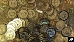 El bitcoin hizo su debut como moneda virtual hace unos cuatro años.