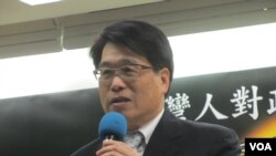 台湾民意基金会董事长游盈隆(美国之音张永泰拍摄)