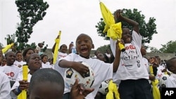 Children participate in the launch of a global plan to stop tuberculosis, in Alexandra Township, north of Johannesburg, South Africa, October 2010. (file photo)
