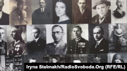 Плакат с выставки "Уничтожение польских элит. Катынь».Архивное фото.