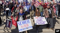 Mbështetësit e Presidentit Trump duke protestuar në Salt Lake City, Utah (6 janar 2020)