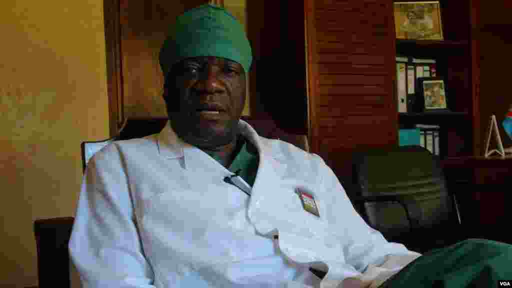 Dénis Mukwege, le gynécologue-chirurgien congolais à l&#39;hopital Panzi, dans l&#39;Est de la RDC où des centaines de milliers des femmes ont été vicitmes de viols et autres violences sexuelles depuis que des conlits armés se succèdent dans cette partie du Congo. 