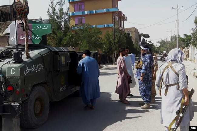 افغانستان کے مختلف علاقوں میں طالبان اور افغان فورسز کی درمیان جھڑپیں ہو رہی ہیں۔