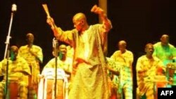 Doudou Diaye Rose lors d'un concert