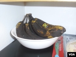 rotting bananas