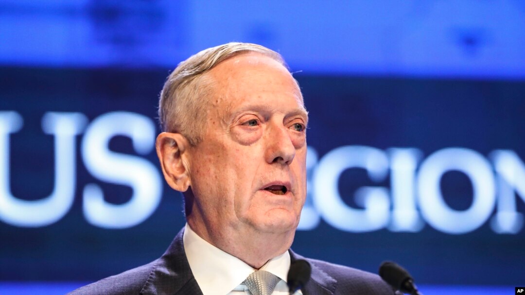 Menteri Pertahanan Amerika Serikat, Jim Mattis di Shangri-la Dialogue di Singapura, 2 Juni 2018. (Foto: dok).