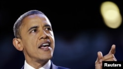 Tổng thống Obama độc diễn văn chiến thắng tại đêm bầu cử ở Chicago. 