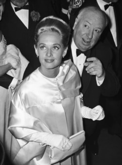 Nữ tài tử Tippi Hedren và đạo diễn Alfred Hitchcock tại Liên hoan Điện ảnh Cannes ngày 9/5/1963