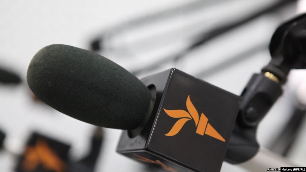 Ligjvënësit paralajmërojnë për kërcënimin rus ndaj Radios Evropa e Lirë