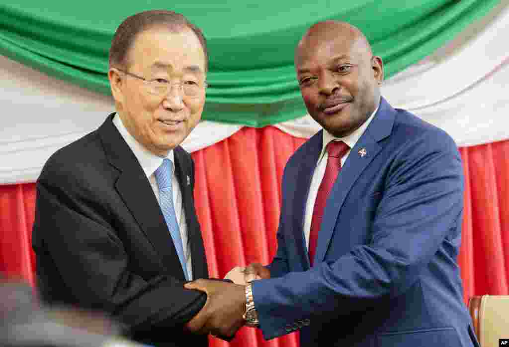 Le Secrétaire général de l'ONU Ban Ki-moon et le président Pierre Nkurunziza du Burundi lors d'une réunion à Bujumbura, le 23 février 2016.