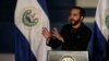 El presidente de El Salvador, Nayib Bukele, habla durante una ceremonia de despliegue del plan de Control Territorial y graduación de oficiales del ejército en la Academia Militar Capitán Gerardo Barrios en Antiguo Cuscatlán, El Salvador, el 15 de diciembre de 2021.